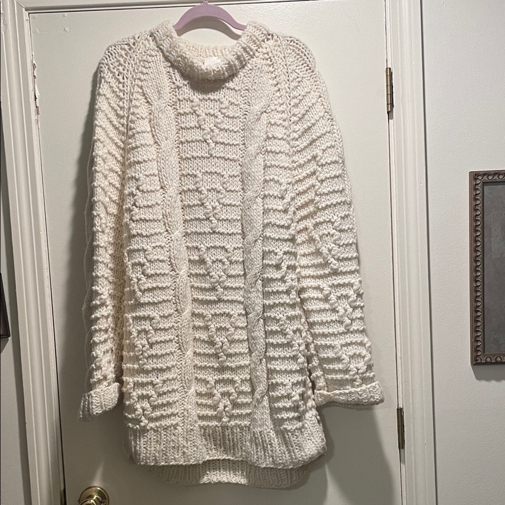 Hand Knit 💯 Wool Elegant Cream Cable Knit Sweater or Dress